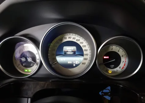 2014 Mercedes-Benz E 350 4Matic z USA, uszkodzony, nr VIN WDDHF8JBXEA992297